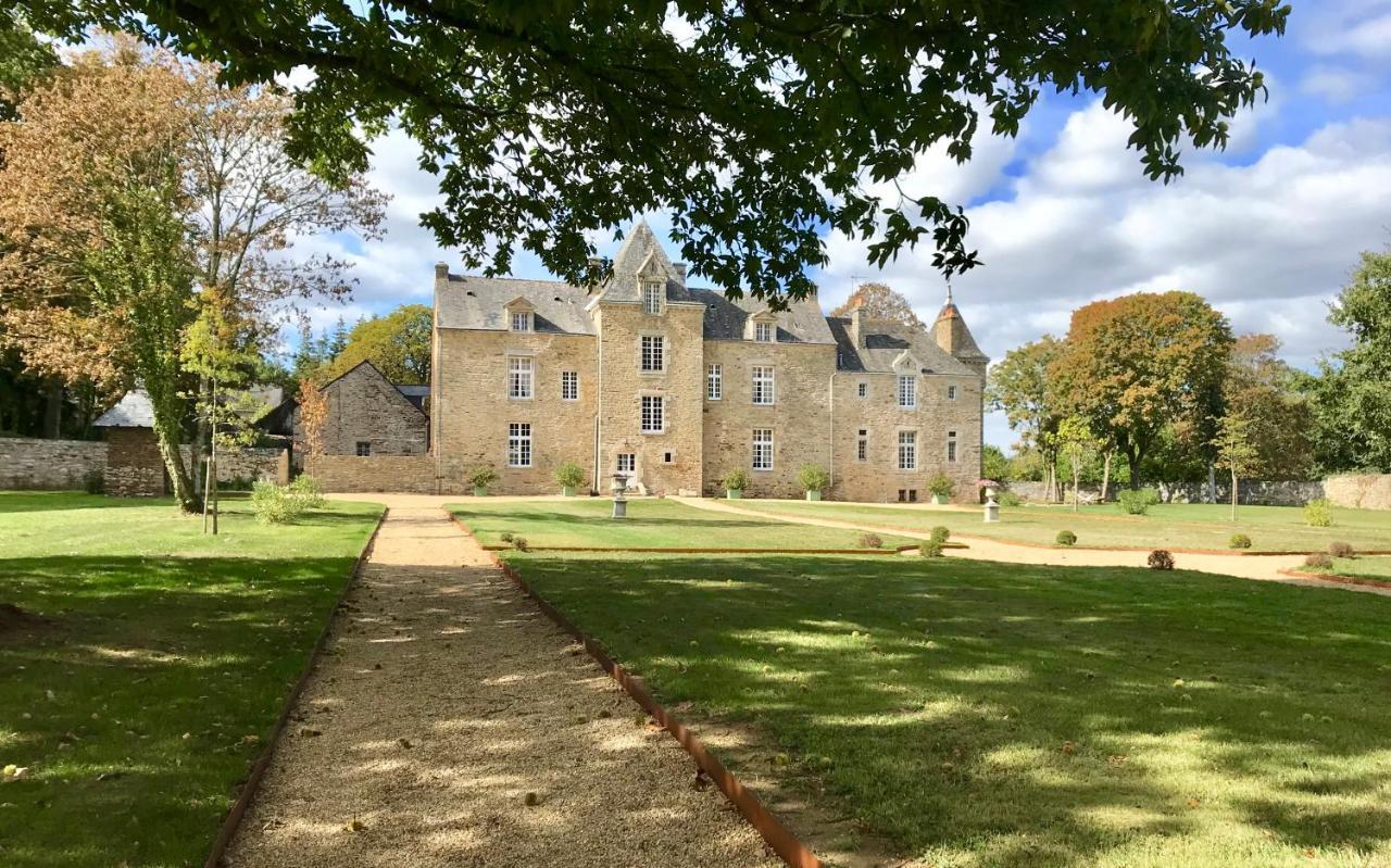 Chateau De Cadouzan * Saint-Dolay